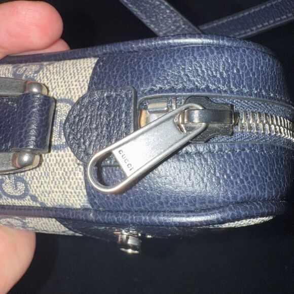 Brand new Gucci navy  and Cream Crossbody Bag with Gg logo crossbody - Picture 8 of 17